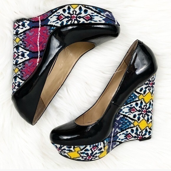 Steve Madden black Gavon tribal print color wedge - Picture 1 of 10